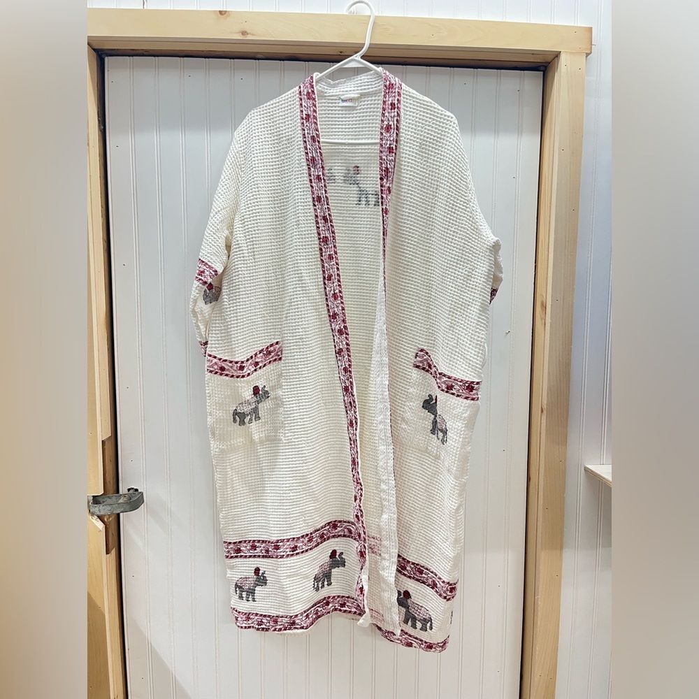 Ekam White Waffle Knit elephant print robe